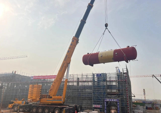 首臺大型設備“落戶”，氯堿新能源項目吹響工程設備安裝新號角！